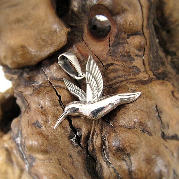 Solid 925 Sterling Silver Flying Hummingbird Pendant - Bird & Nature Lover Gift - Picture 4 of 10
